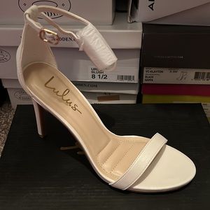 Lulus White strap heel (New)